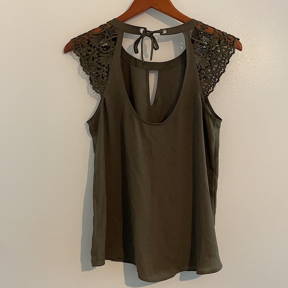 Express Tank Top - Picture 3 of 4